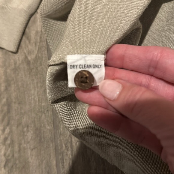 Tommy Bahama Men’s silk, viscose, nylon sweater. - Picture 3 of 4